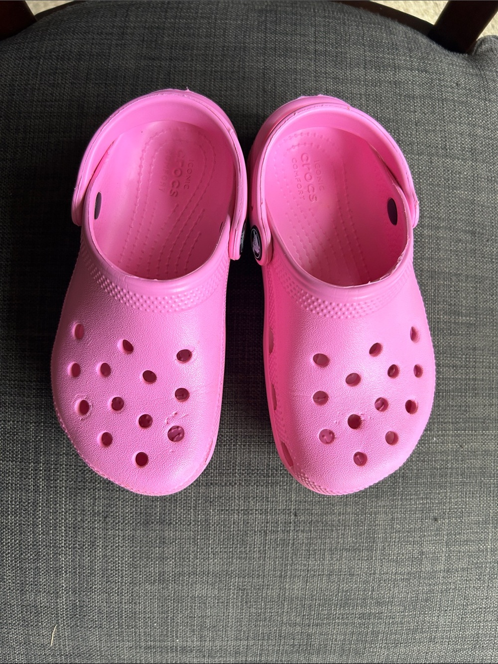 CROCS Kids Classic Clogs in Taffy Pink 11 Toddler (C11) - Picture 2 of 5